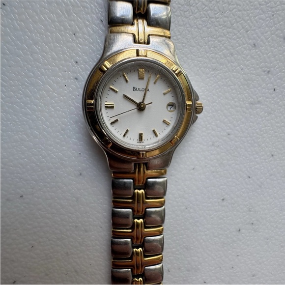 Bulova Two-Tone Ladies Watch Gold & Silver Tone Working - Picture 1 of 11